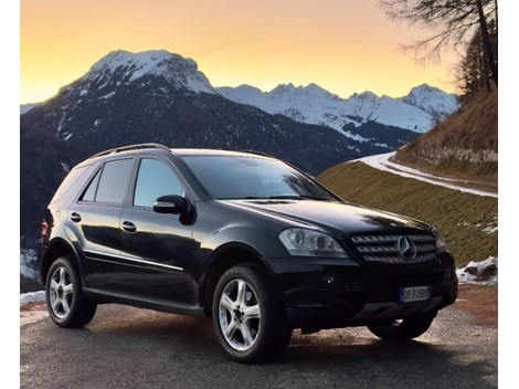 Mercedes ML 320 Geländewagen