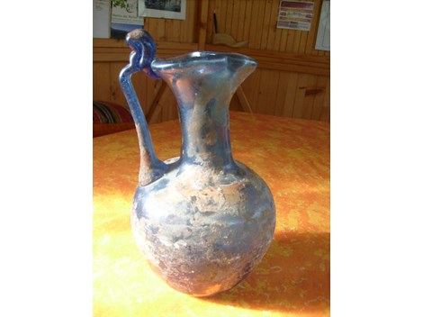 nach antikischer Art, Blumen Glas Vase