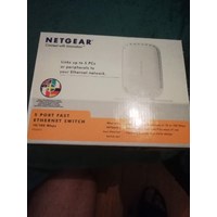 NETGEAR Fast Ethernet 5-Port-Switch 5