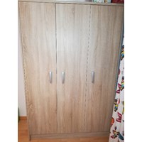 Kinderwiege mit Wickeltisch und 3-teiliger Schrank 4